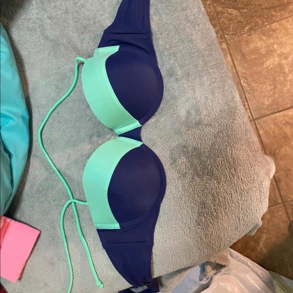 Tops - Picture 7 of 8